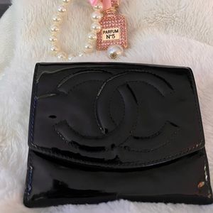 EUC Chanel black patent leather WOC, serial number & made in France stamp inside